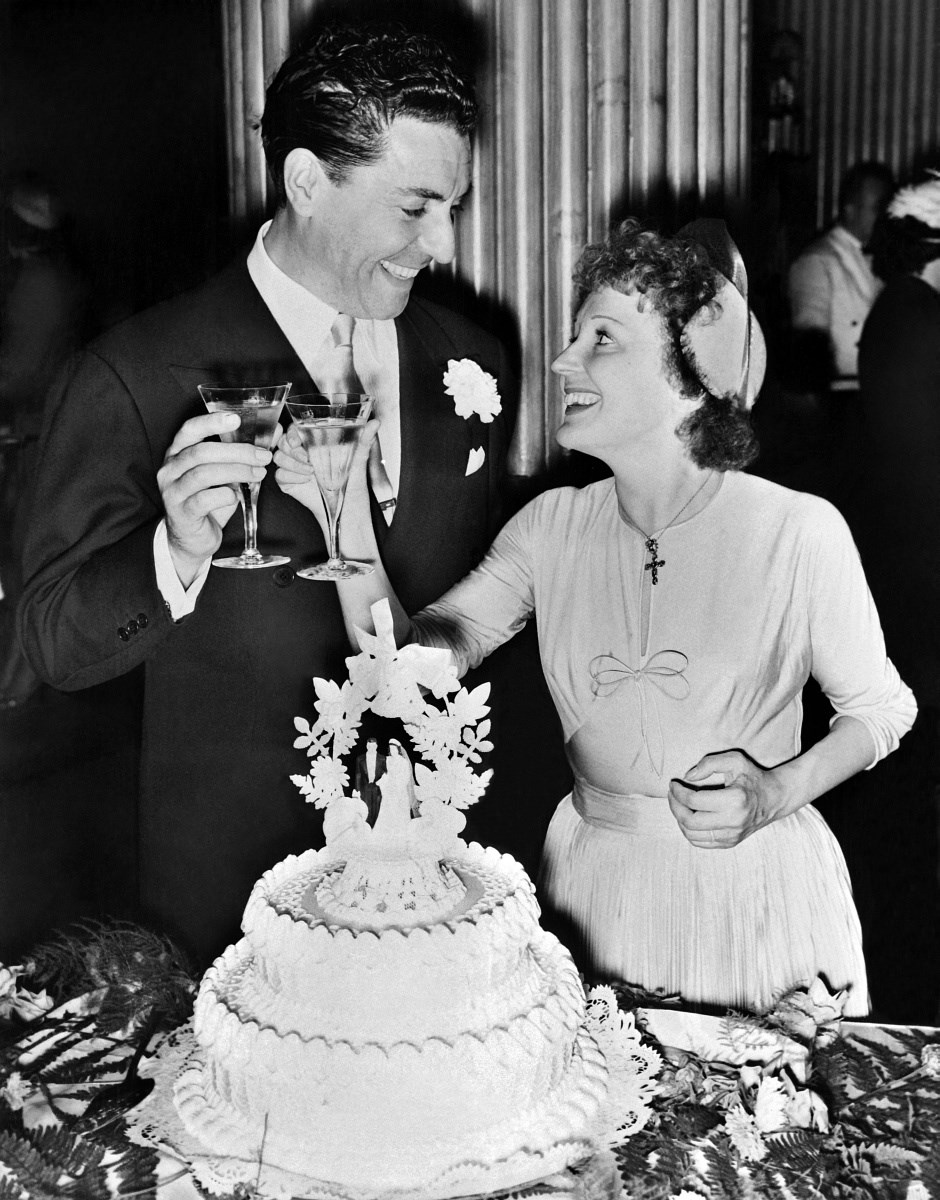 1952. július 29. - New York, USA: Jacques Pills és Edith Piaf esküvője - Edith Piaf