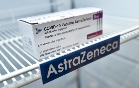 Itthon Astrazeneca Oltas Az Ovatossag Indokolt A Panik Nem A Szakemberek Szerint Hvg Hu