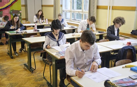 Hamarosan kezdődik a töriérettségi, kövessétek végig velünk a napot az Eduline-on