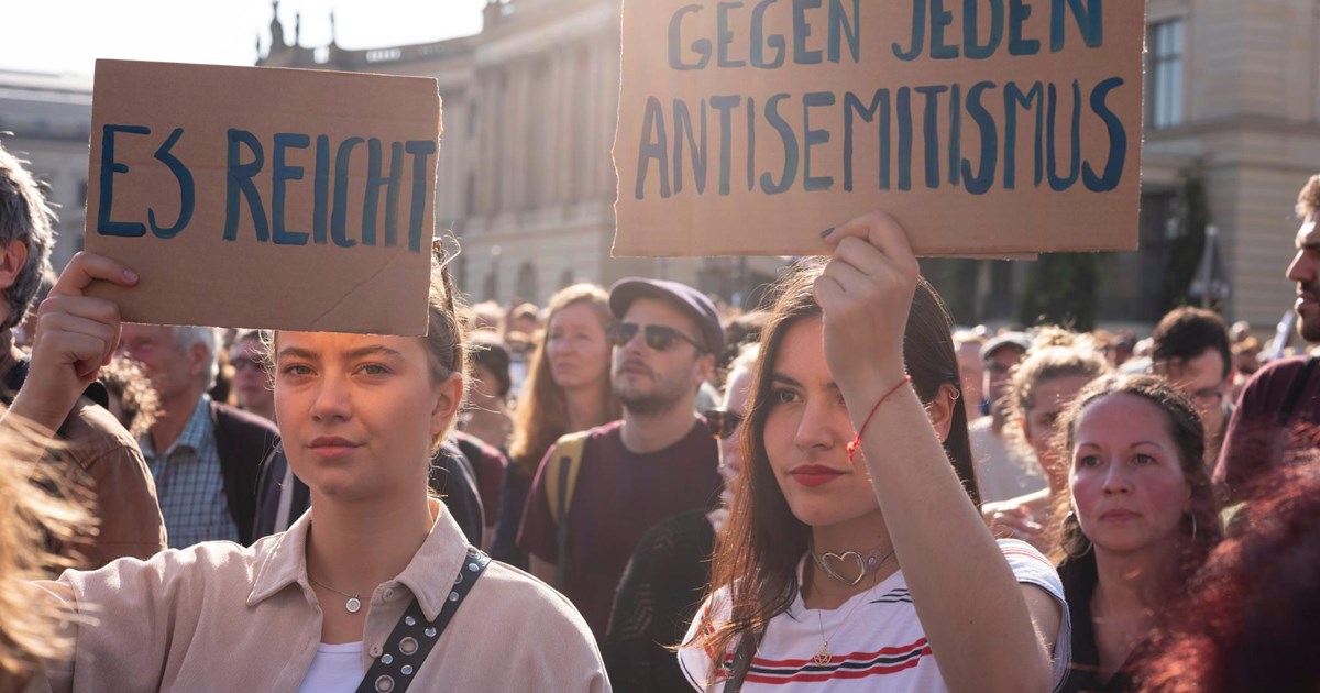 Politico-vendégkommentár: Az antiszemitizmusnak mindenkit aggasztania kell