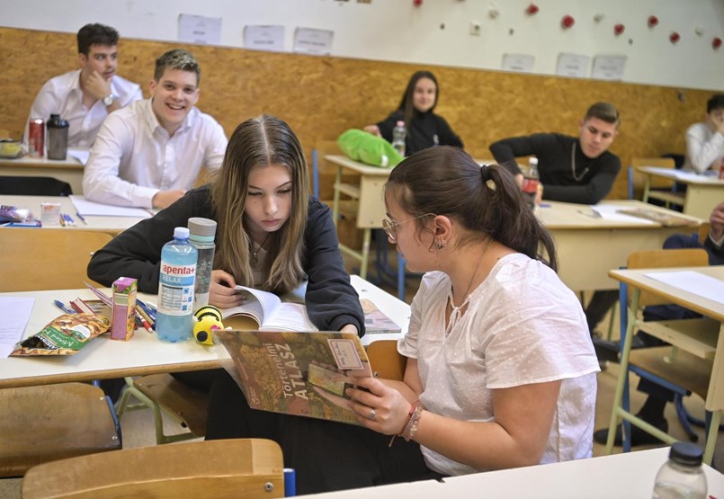 „A rövid feladatok nehezebbek voltak, az esszékkel viszont nincs baj” - töritanárral beszéltünk a töriérettségiről