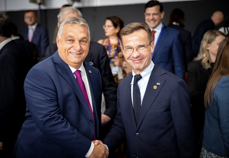 Orbánt a haszon érdekli, az sem zavarja, hogy egyedül maradt a NATO-csatlakozás blokkolásában