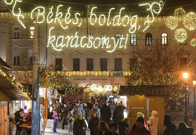 From pleasant experience to consumer hell - we take a look around the Advent fairs
