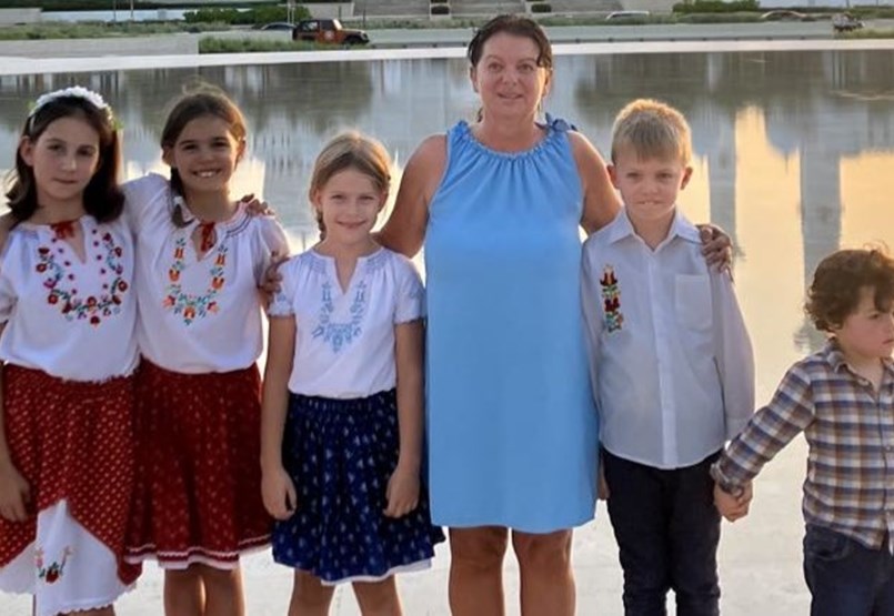 „Fontosnak tartom a külföldön élő gyerekek anyanyelvének ápolását” – Abu Dhabiban működő hétvégi magyar iskolában jártunk 
