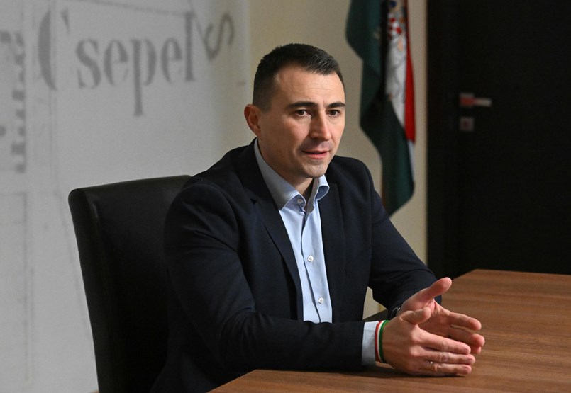 Mayor of Siebel, Lenard Borbelli: Szilard Nemeth is vice-president of Fidesz, and I cannot be right against him