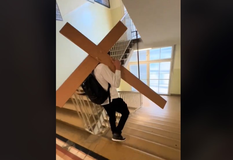 TikTok-szemle: biblia és kereszt volt a legnépszerűbb kabala az érettségi első hetében 