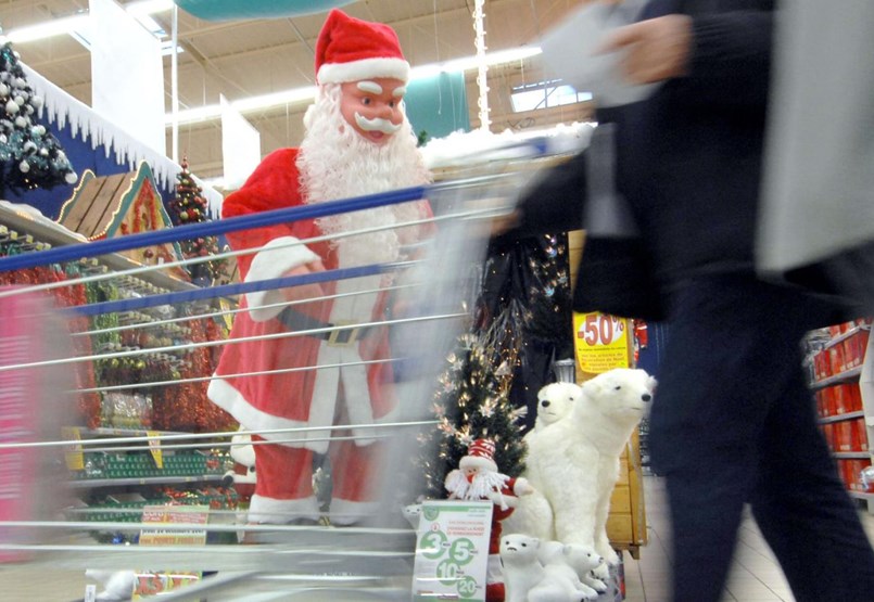 Beware, this year, most shops will be closed in the afternoon on Christmas Eve