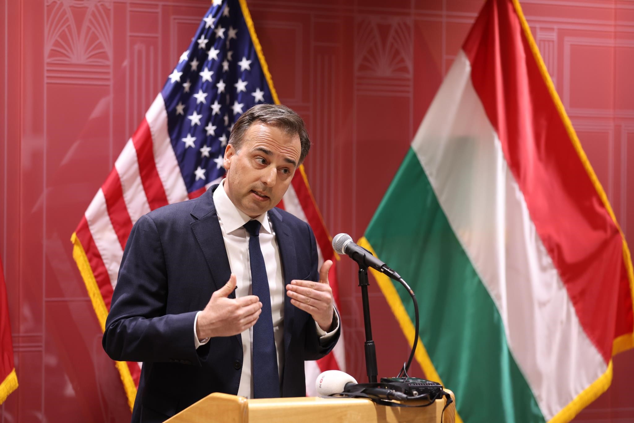 Pressman: Orbán külpolitikája képzelgésekre épül, Magyarország elszigetelődött, pedig nem kellene magára maradnia