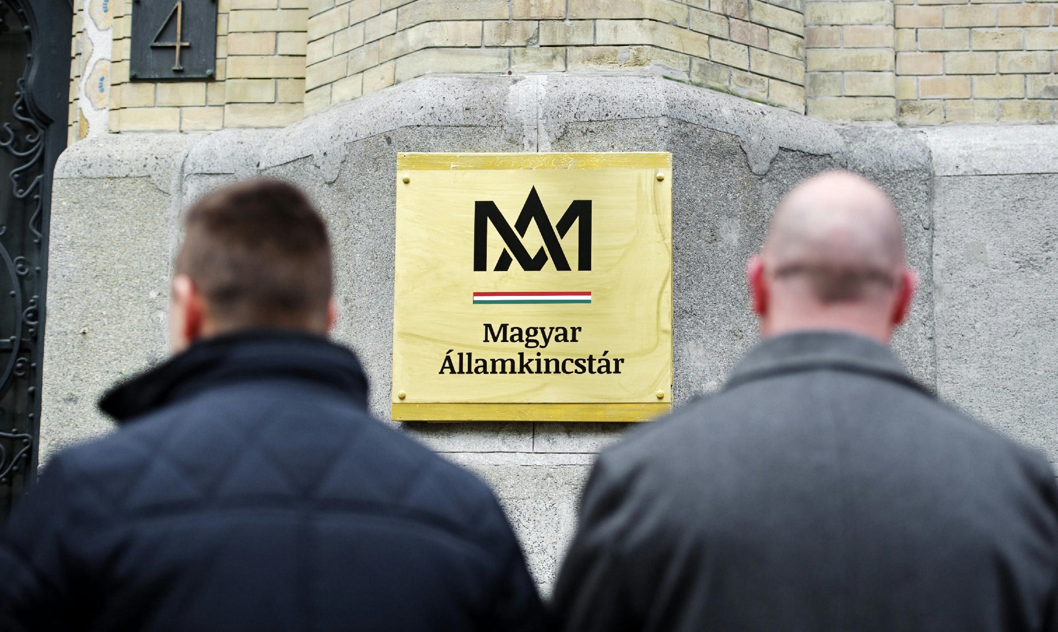 Óriási késéseket okoz a táppénzek kifizetésénél az államkincstár rendszerének akadozása