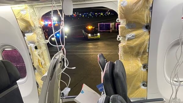 4,8 km-t zuhant az az iPhone, ami a kiszakadt törzsű Alaska Airlines-járatról esett ki – túlélte