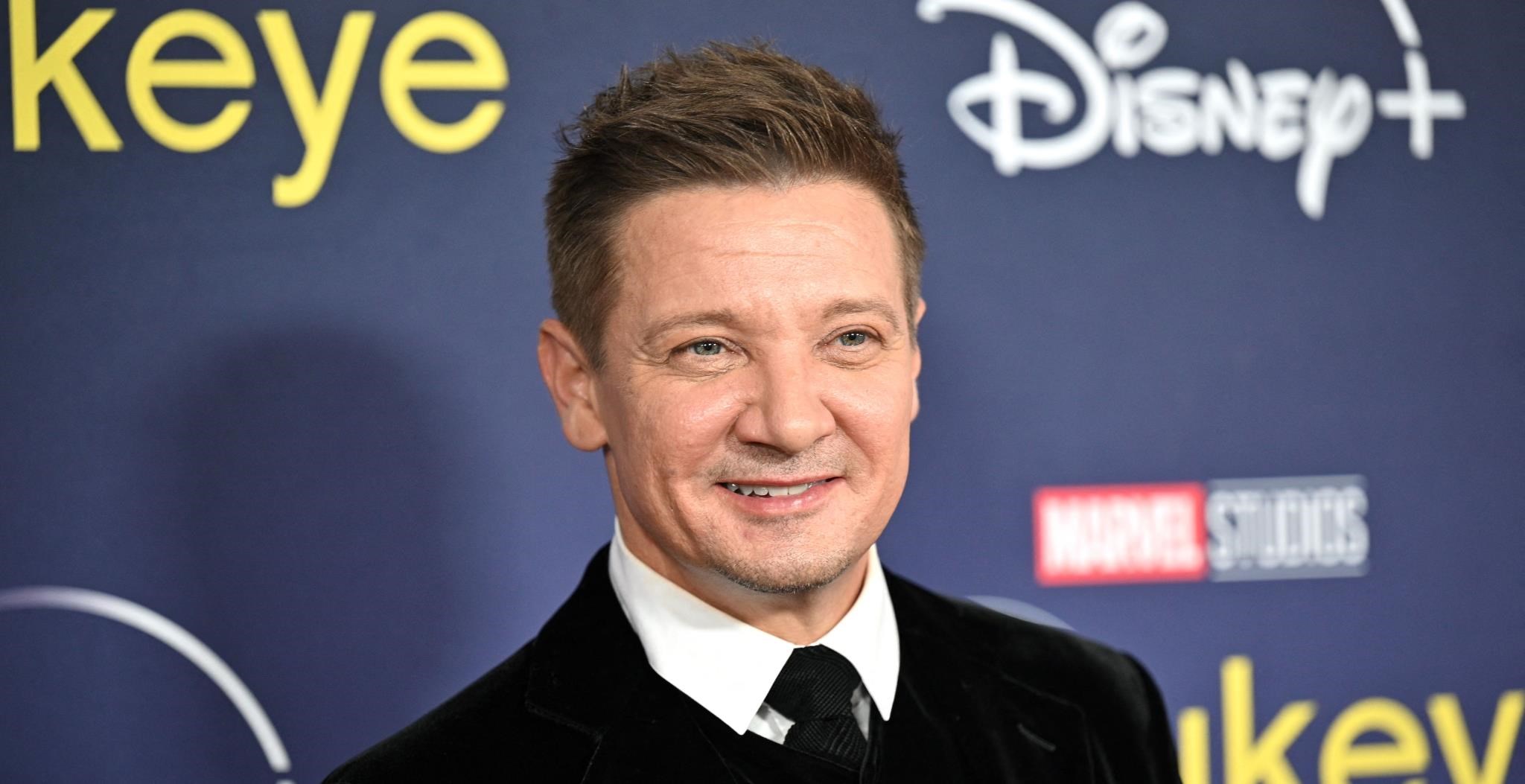 „Van miért küzdeni és gyógyulni" – súlyos hókotrós balesete után újra forgat Jeremy Renner