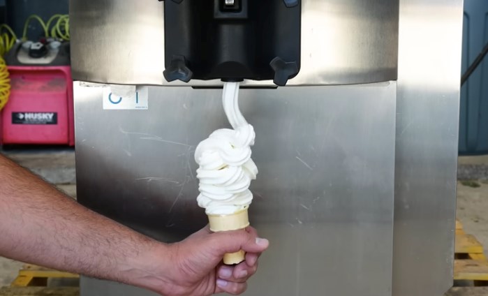 444: McDonald's-ban dolgozó volt pap zaklatott egy kiskorút