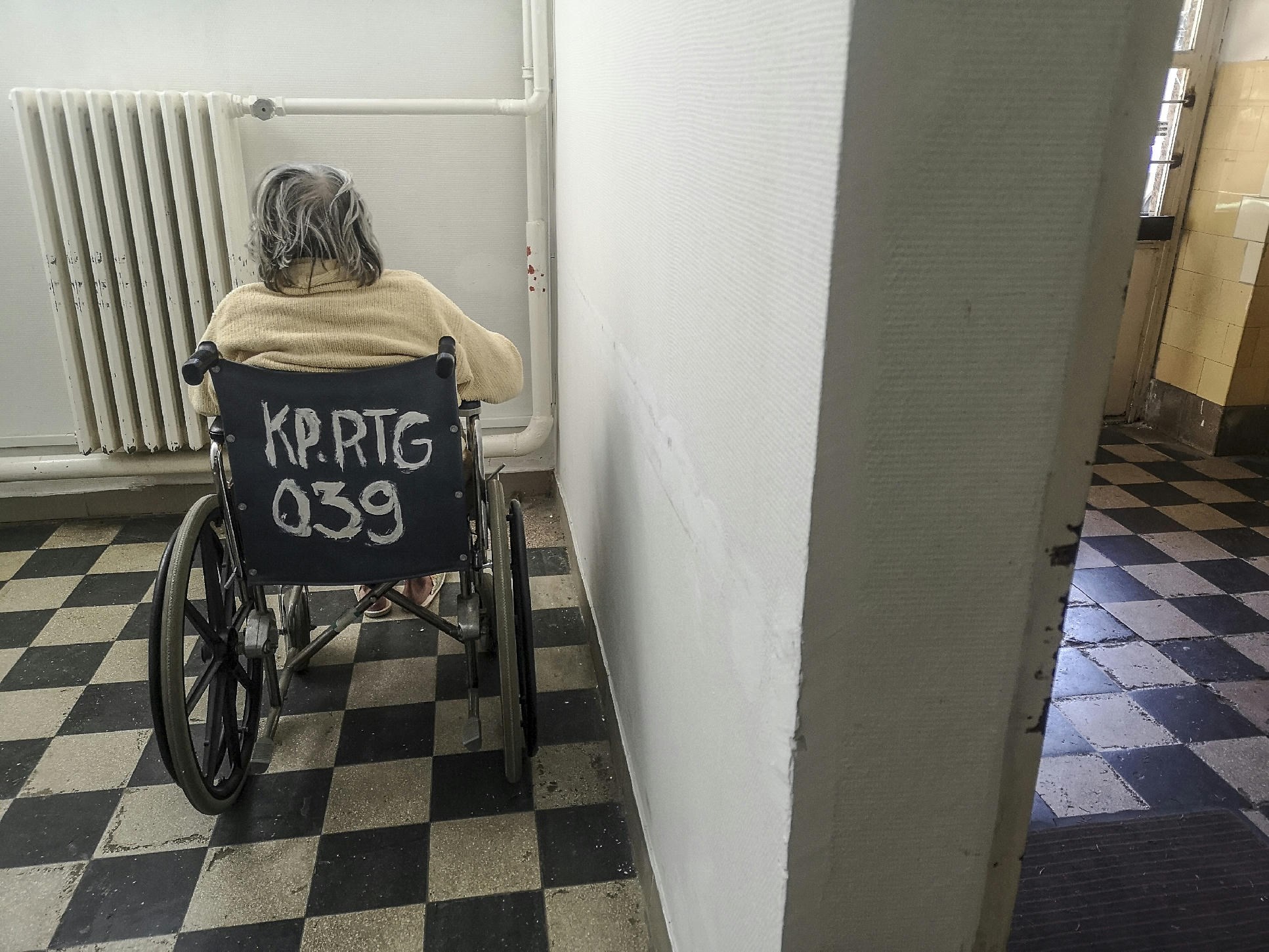 Rengeteg kórházban szűnnek meg újabb ellátások, van, ahol 60 kilométerrel kell odébb utazniuk a rákos betegeknek