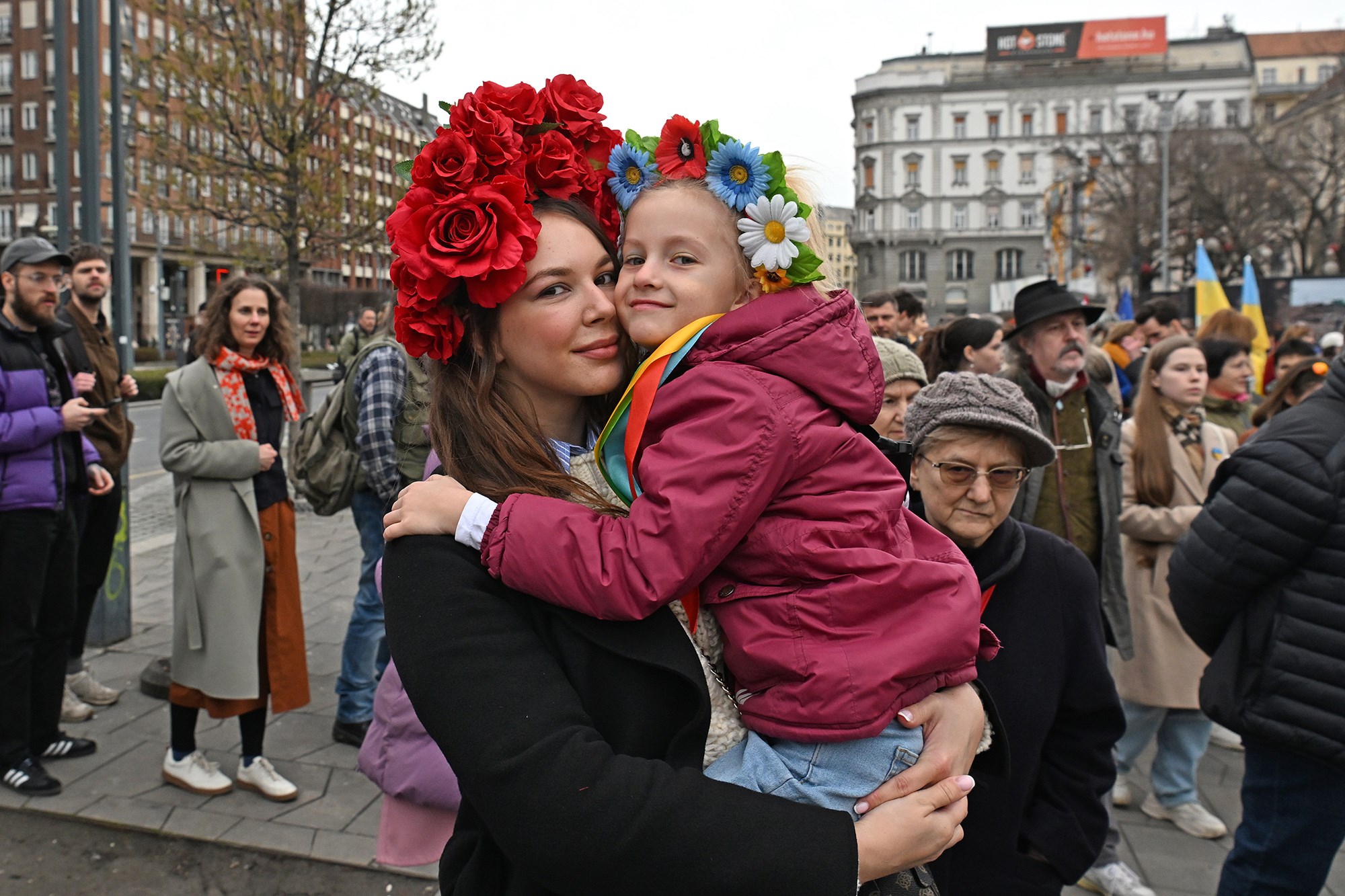 „Ruszkik haza” transzparenssel vonultak ma Budapesten