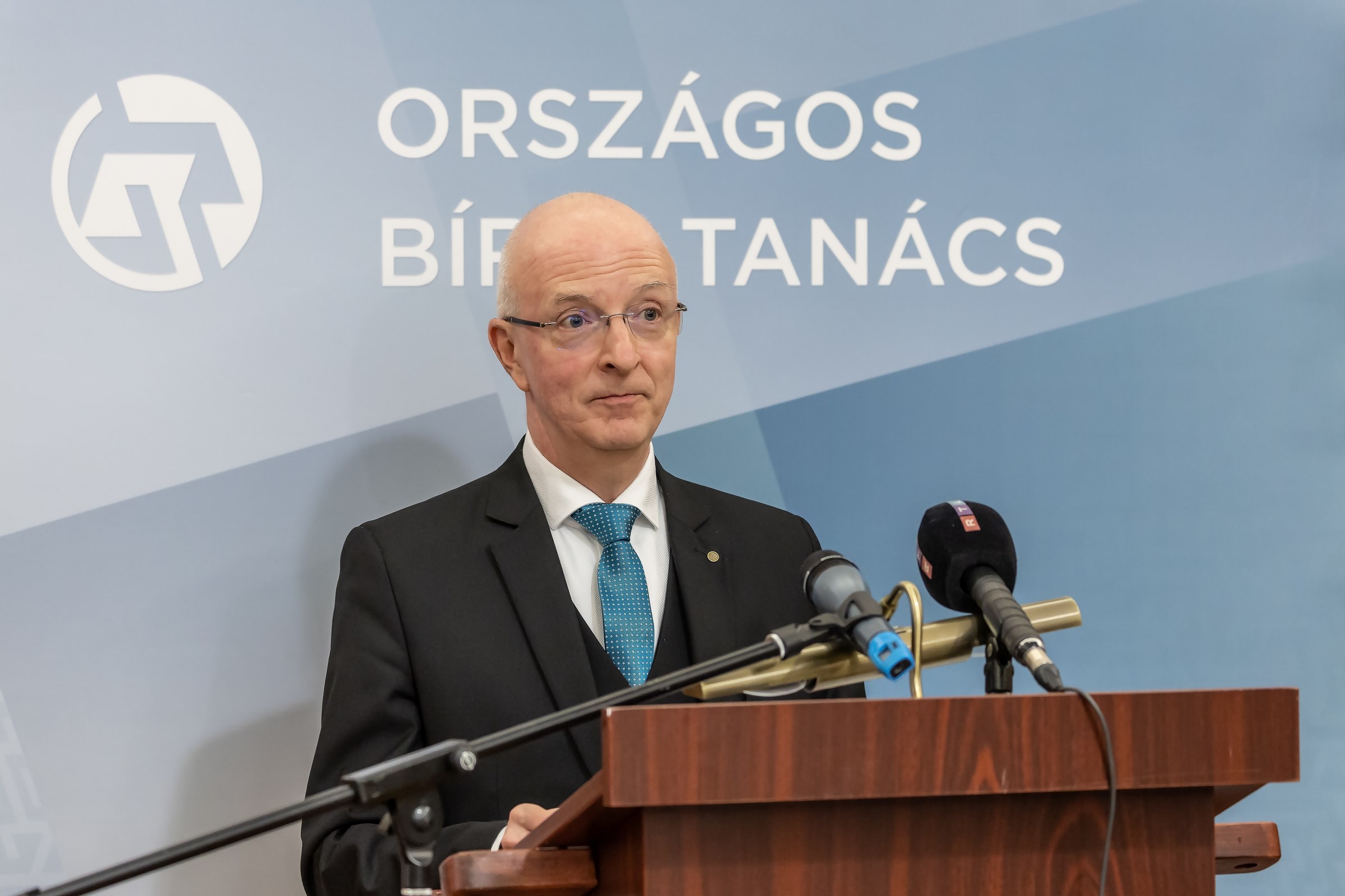 Két éve még Varga Zs. Andrással reklámozták azt a kiadványt, amelynek kiadását most a K. Endre-ügy miatt ő függesztette fel