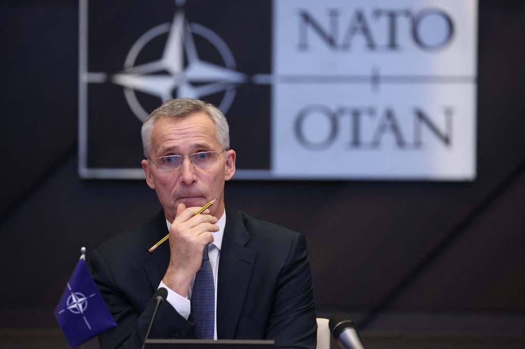 Stoltenberg: a tartós békéhez vezető legsimább út, ha a NATO fokozza az Ukrajnának nyújtott támogatást