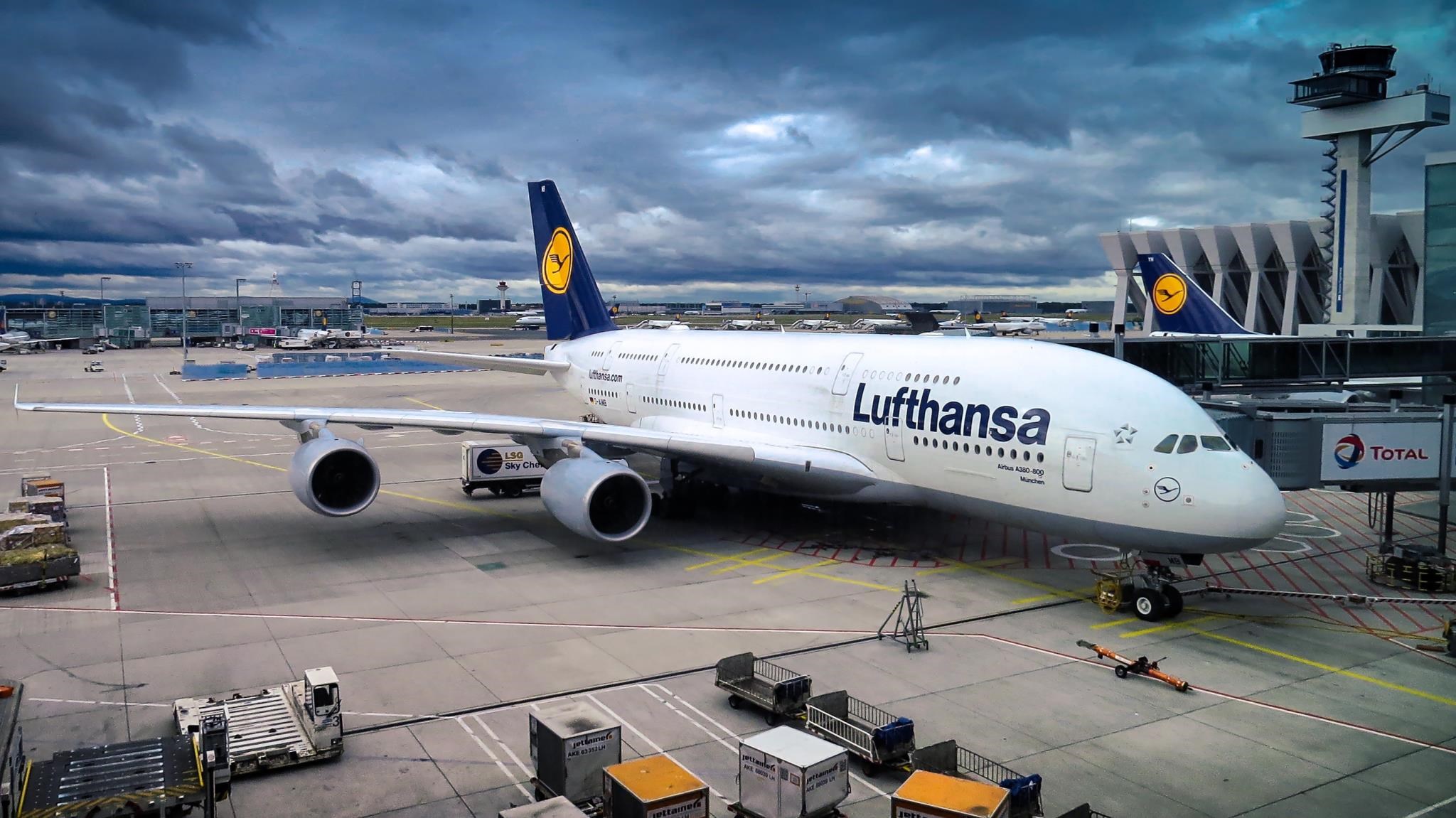 Újra sztrájkolnak a Lufthansánál, magyarországi járatokat is töröltek