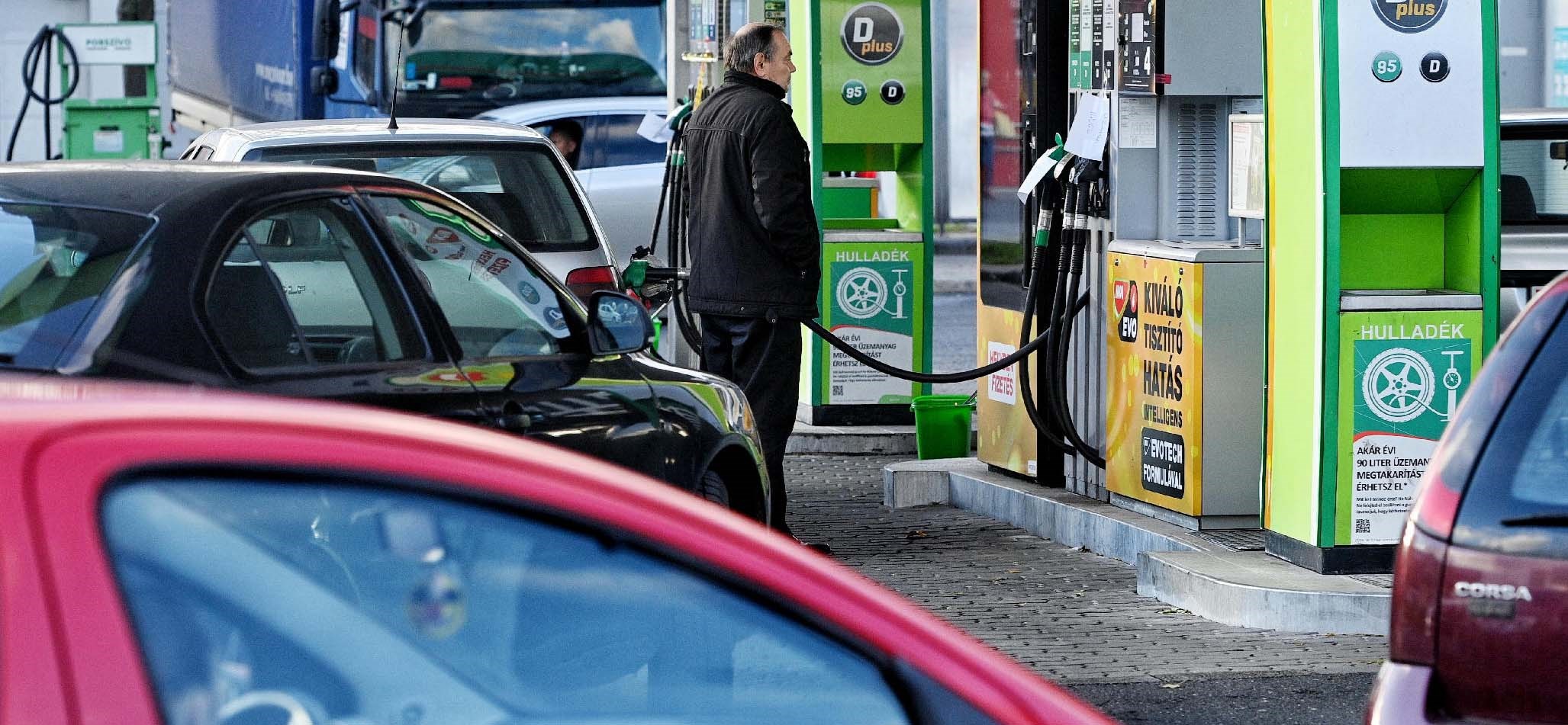 60-100 forinttal olcsóbb a szomszédoknál az üzemanyag, aki teheti, átmegy