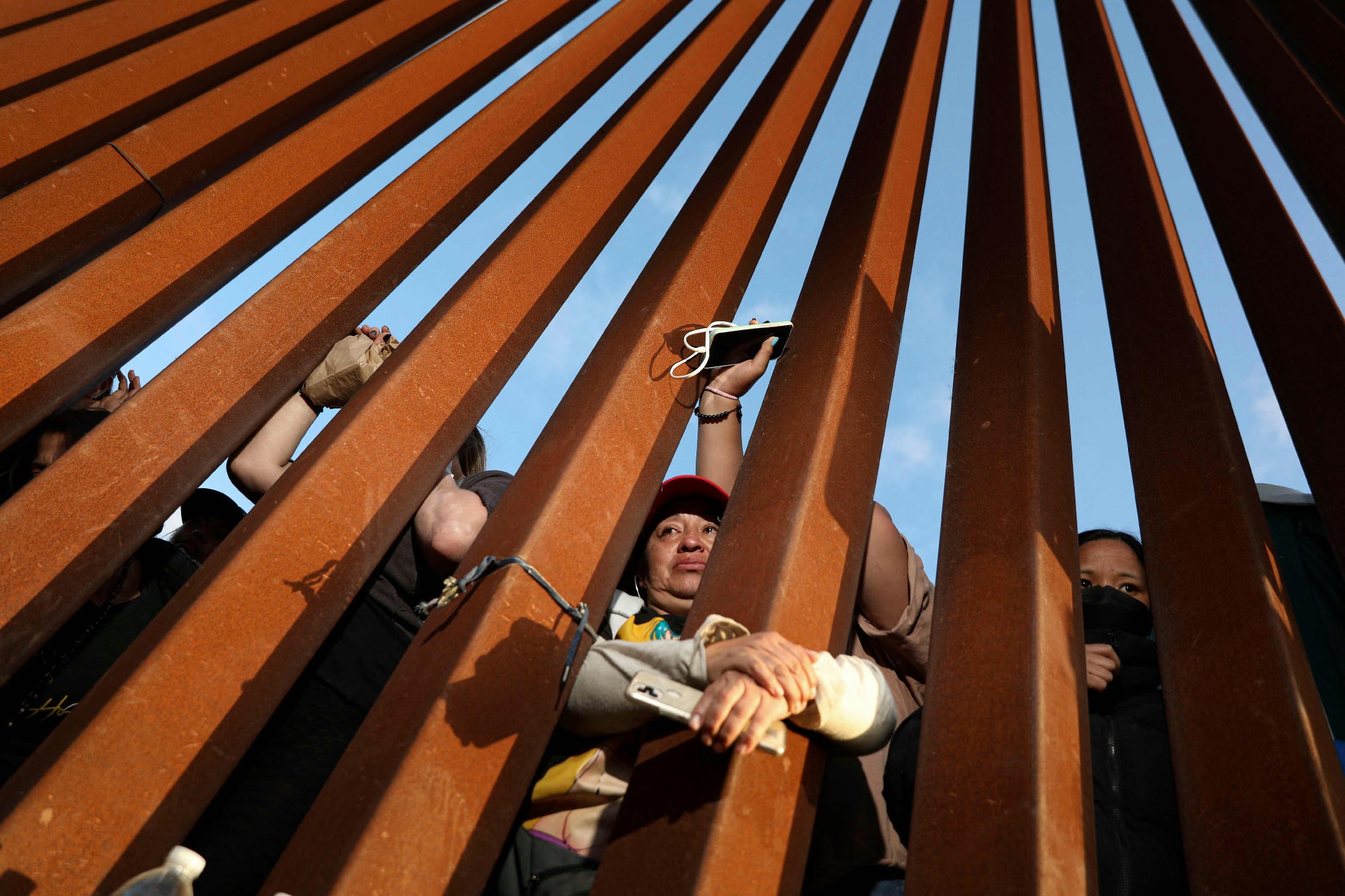 World: Biden will close the southern border if he is allowed to do so