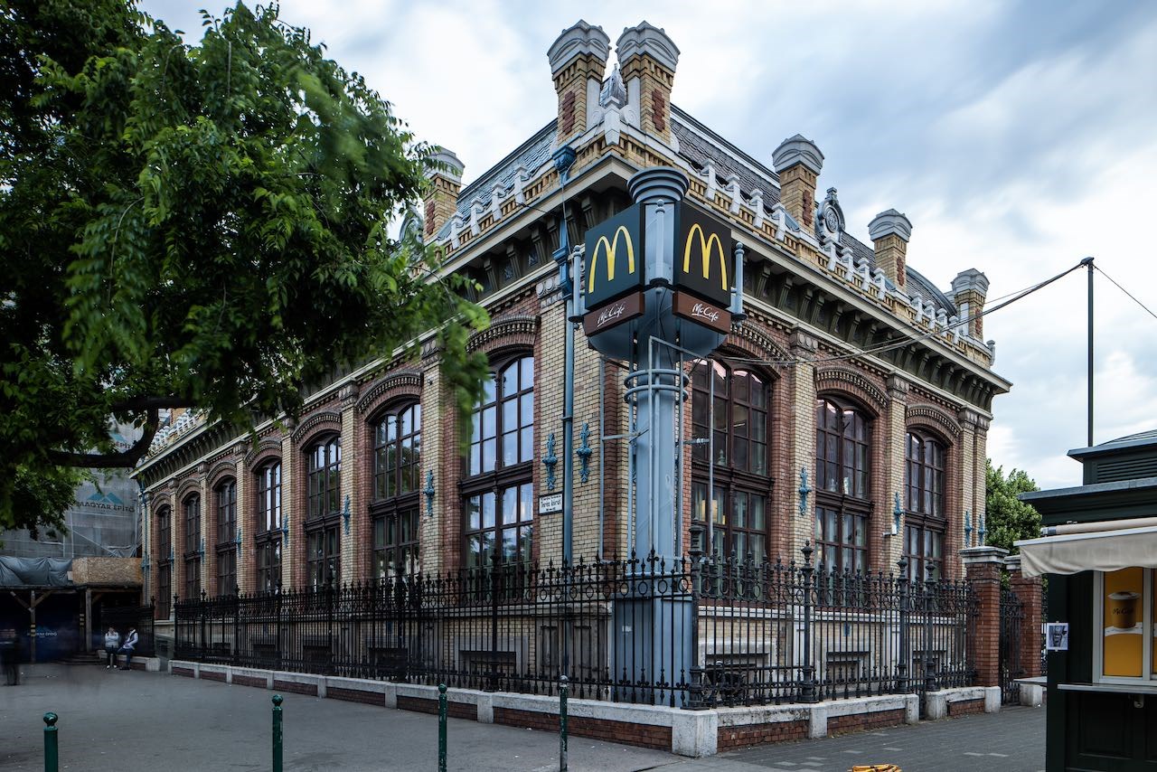 Fél évre bezár a Nyugati téri McDonald's