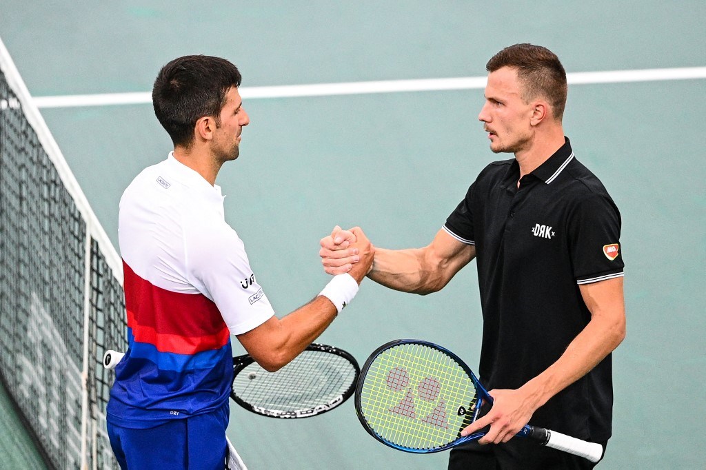 Novak Djokovic vár Fucsovics Mártonra a Garroson