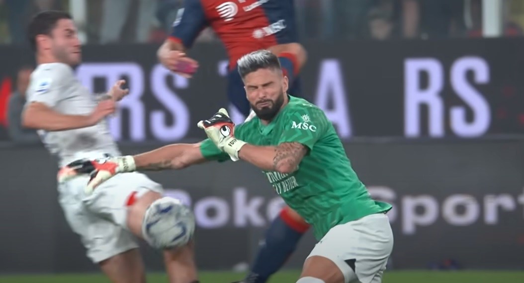Parádézott a Milan kapujába beugró Giroud, már kapusmezt is árulnak a nevével - videó