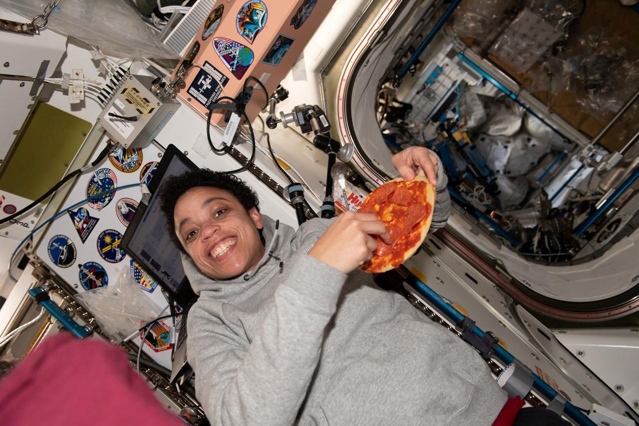 Az űrben is lehet pizzázni, ám a recept nagyon más – okkal