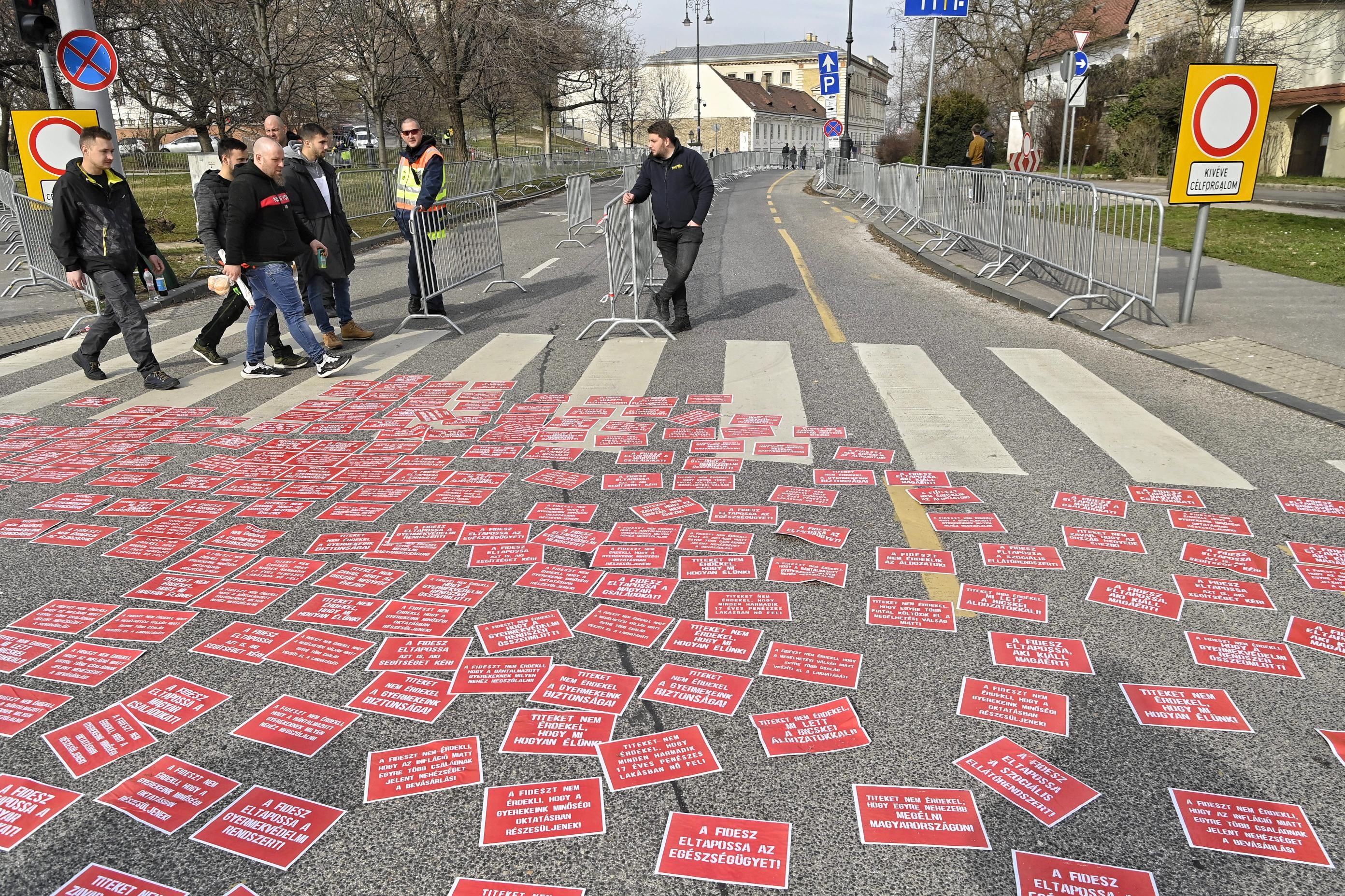 Az ellenzék reakciója az évértékelőre: Orbán a legfontosabb kérdésre nem adott választ
