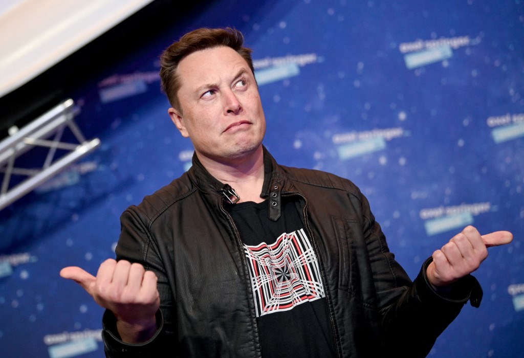Car: Elon Musk charges 55,000 Hungarian forints for two beers