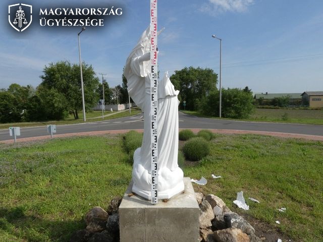Kétszer verte szét a dunavecsei Szűzanya szobrát egy külföldi férfi