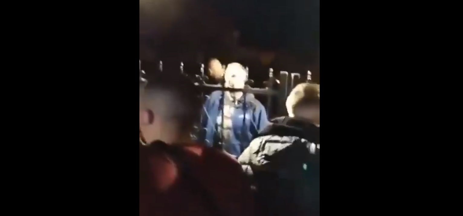 A tiszaföldvári fideszes alpolgármester és egy helyi, kitüntetett vállalkozó részegen balhéztak a kocsma előtt