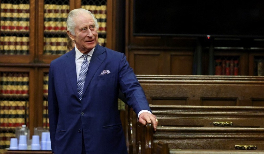 III. Károly király kórházba vonult