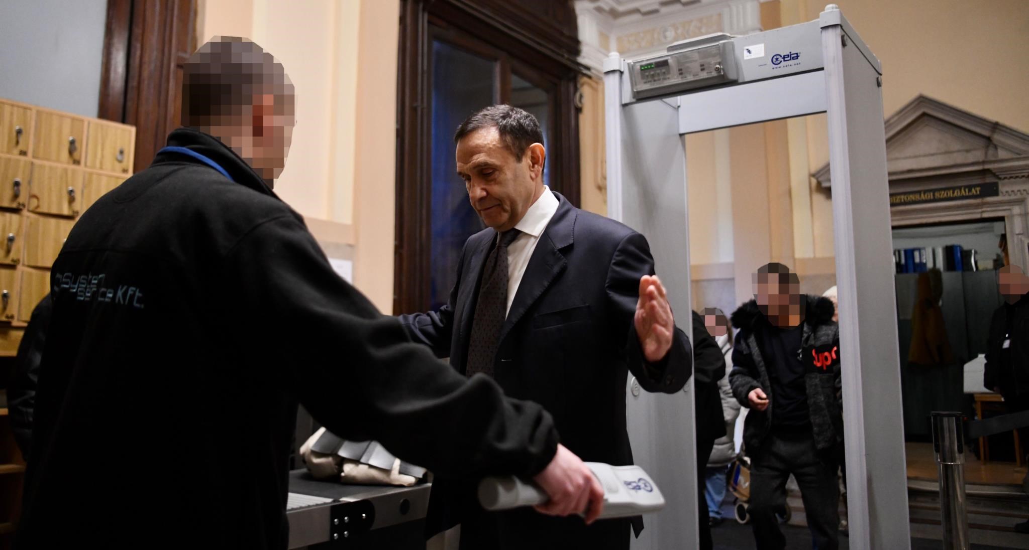 Gyárfást és Portikot is bűnösnek mondta ki a bíróság Fenyő János meggyilkolásában
