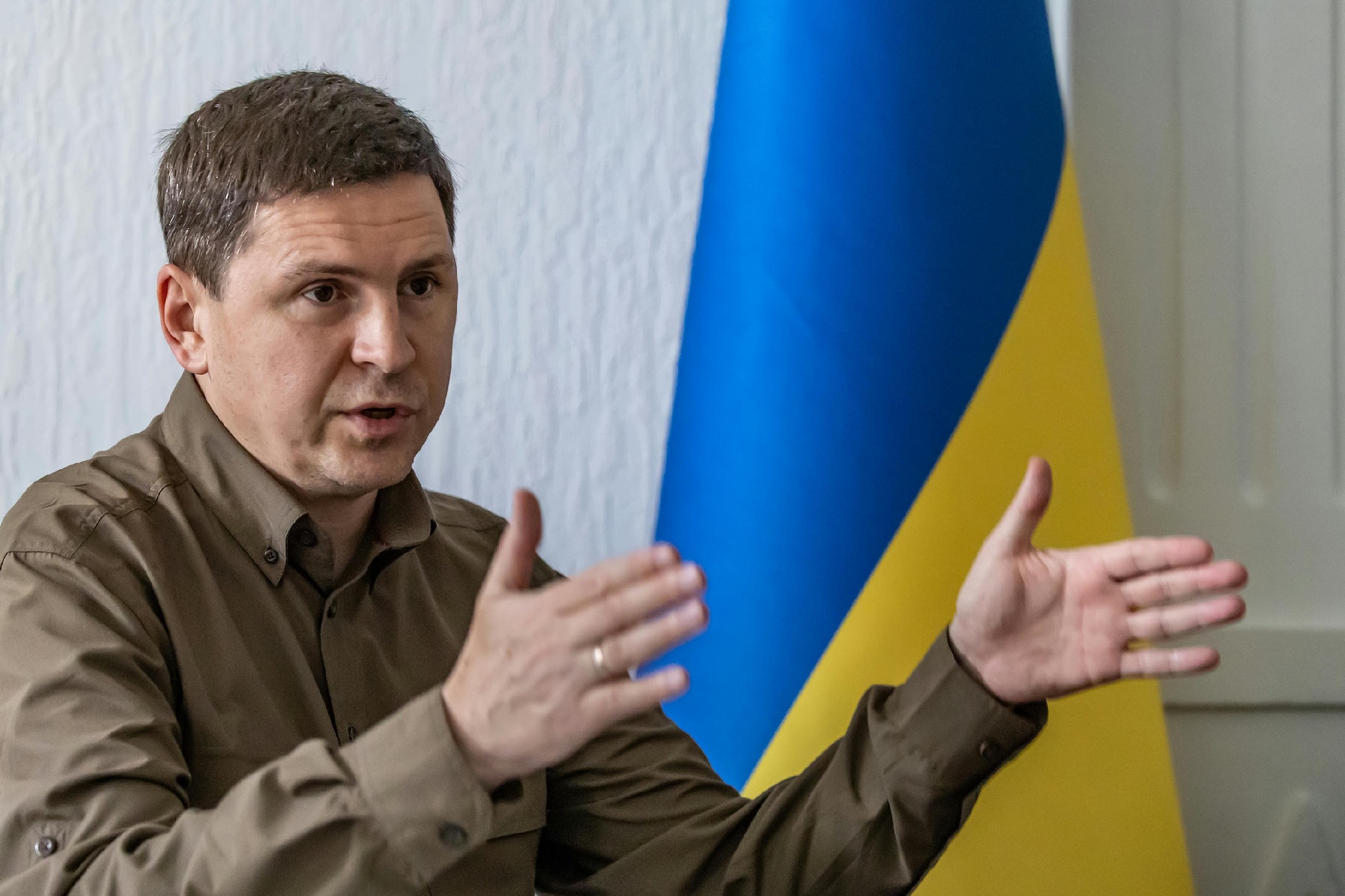 Podoljak: Rengeteg fegyverre van szüksége Ukrajnának