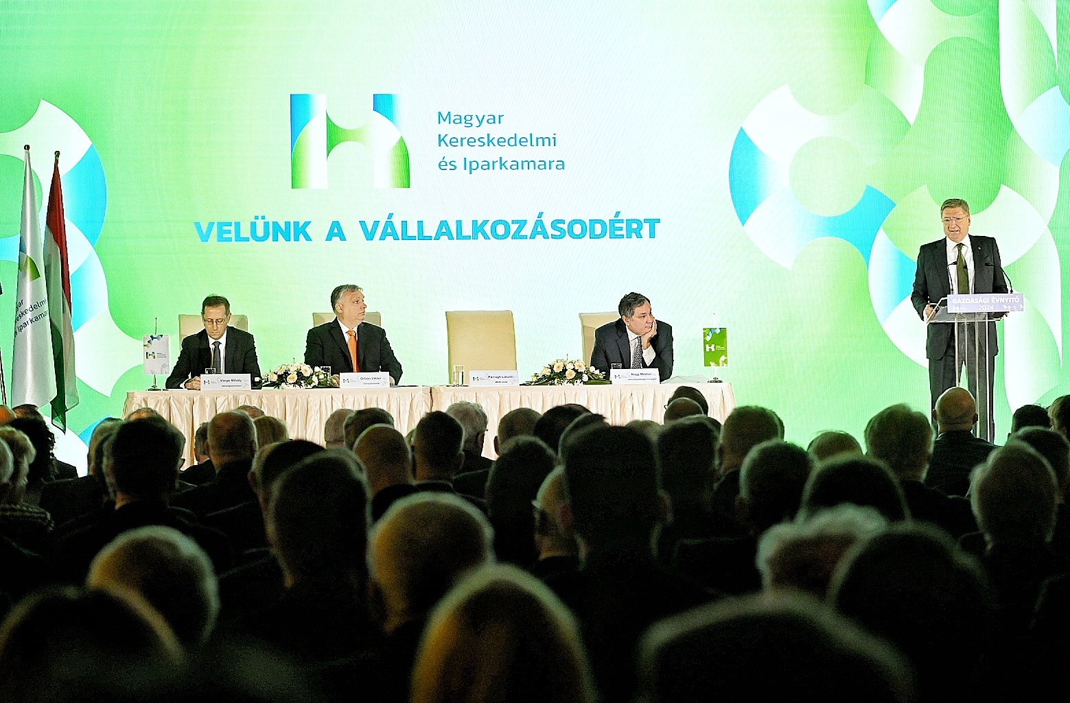 Orbán Viktor: Négy bölcsességet kell érvényesíteni a gazdaságpolitikában - Élőben a kamara évnyitójáról