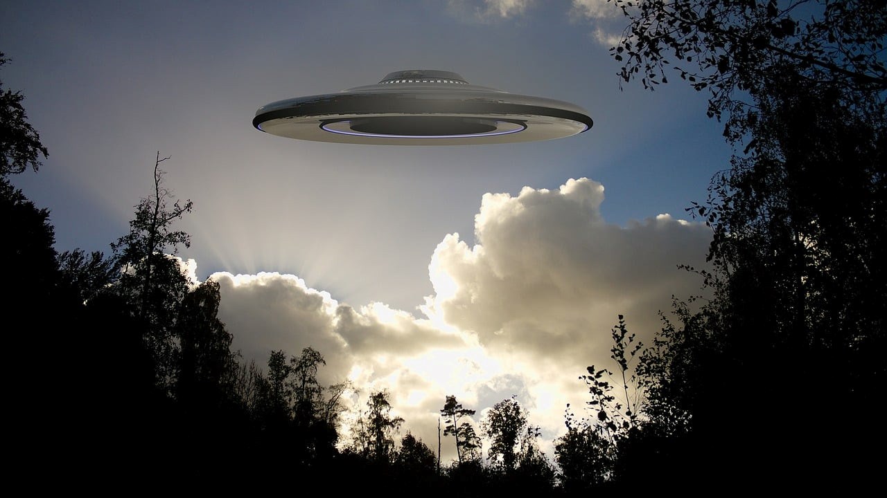 Technology: A former US intelligence official claims that the US government possesses extraterrestrial spacecraft