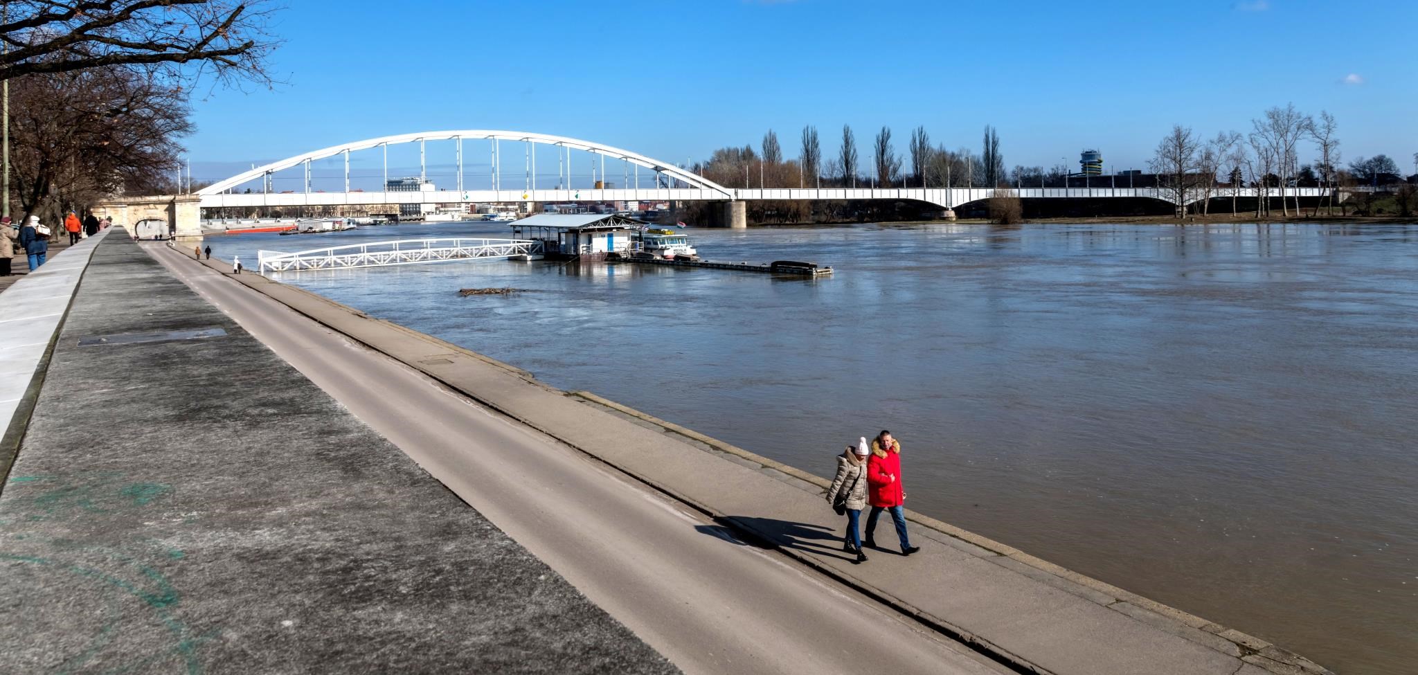 A Tisza áradása miatt lezárják a szegedi rakpartot