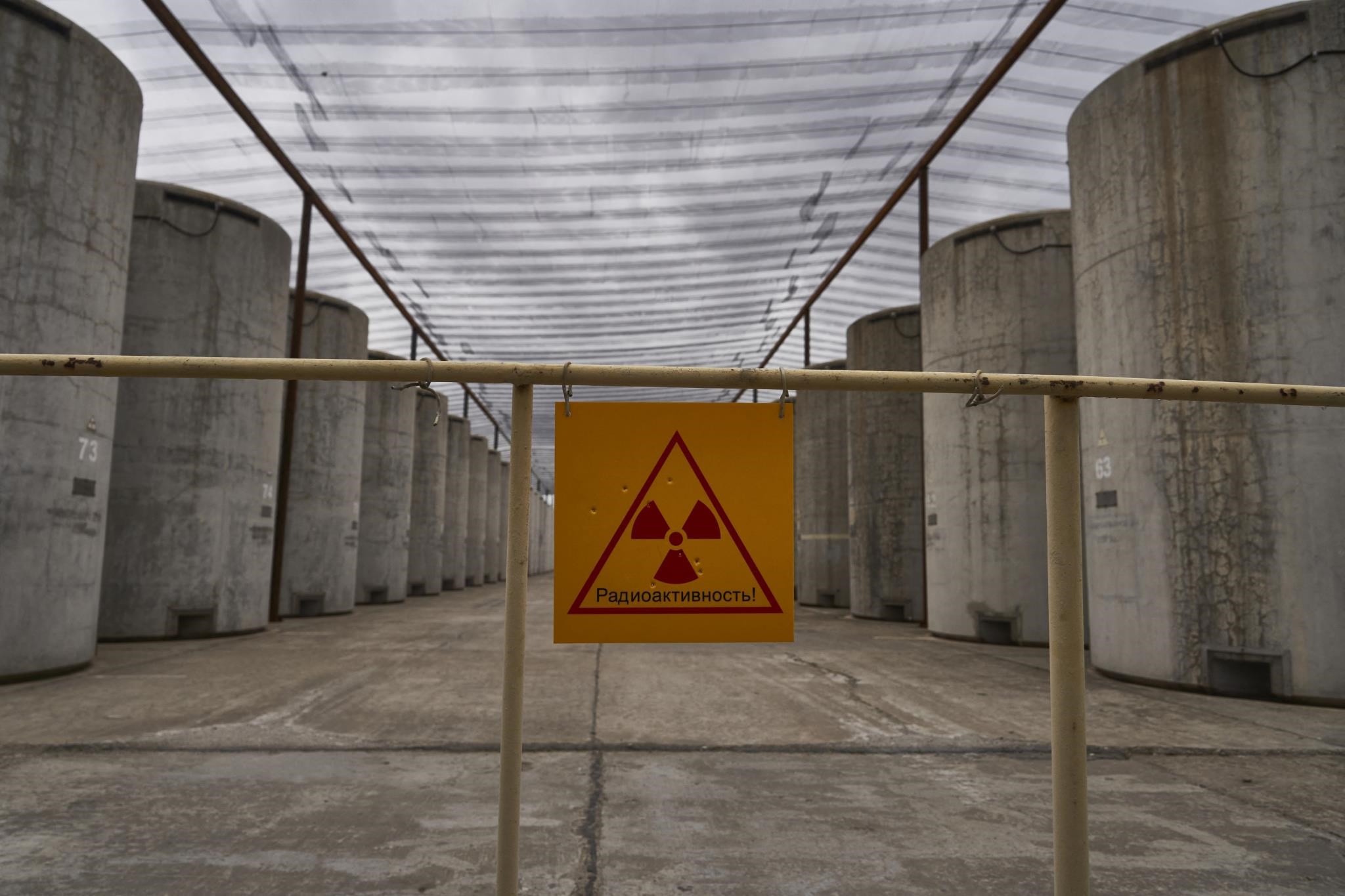 Científico: los residentes están siendo evacuados de las inmediaciones de la central nuclear de Zaporizhzhya y la Agencia de Energía Atómica está preocupada