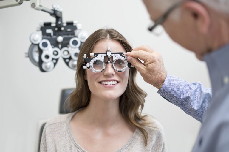 szemüveg rontja a látást aknescription anti aging akne szerum