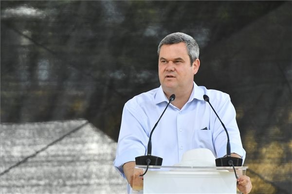 Az egészségügyi államtitkár azt állítja, hogy elérhető mindenhol az SMA-szűrés, csak tájékozatlanok a kórházak