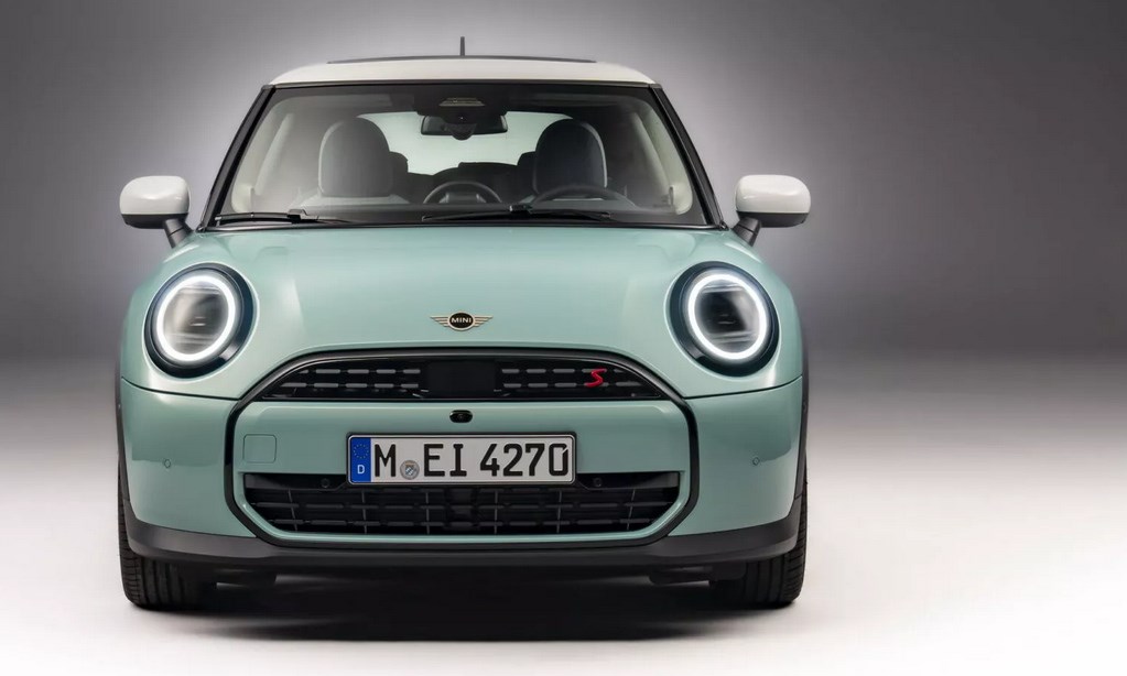 Van élet a villanyon túl is: itt a vadonatúj benzines Mini Cooper