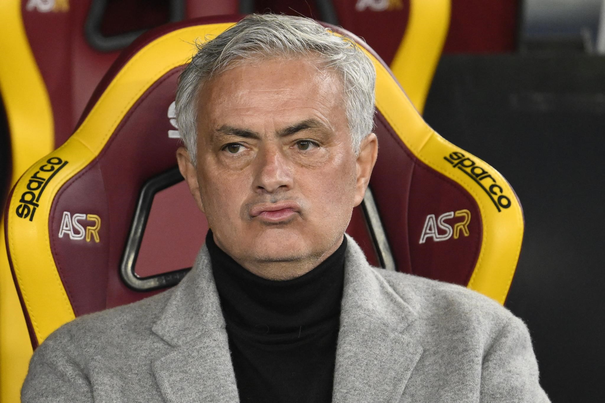 Megint kirúgták José Mourinhót