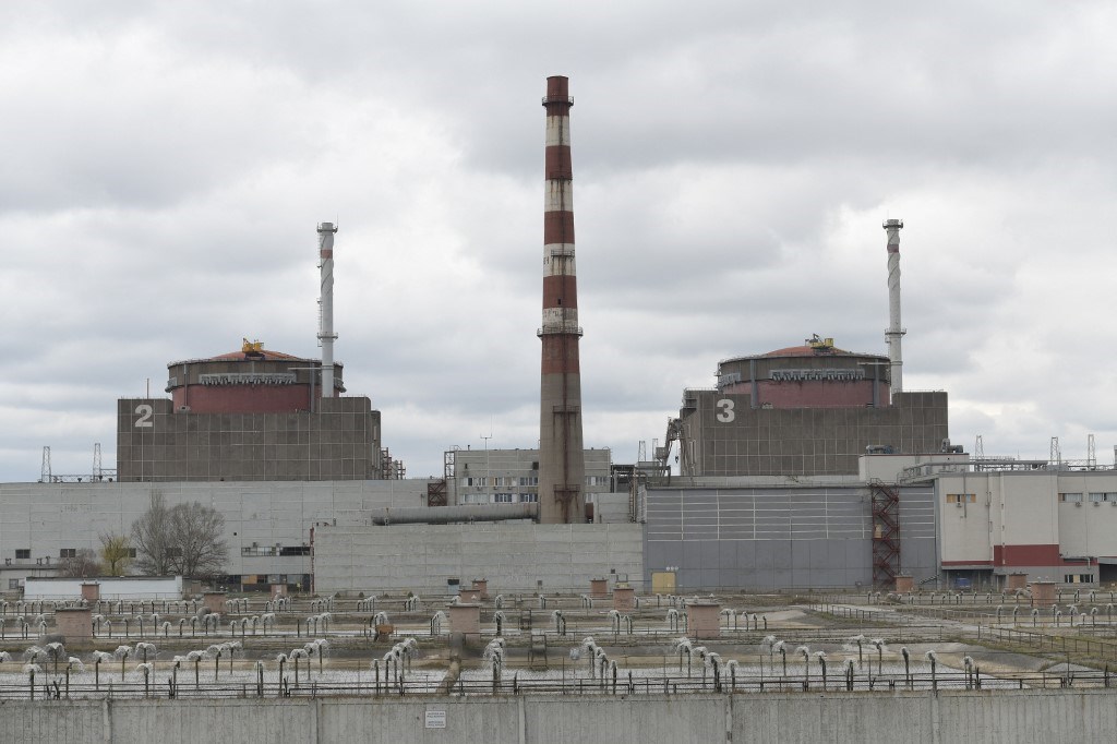 Científico: el OIEA investigará la planta de energía nuclear de Zaporizhia en busca de minas y artefactos explosivos improvisados