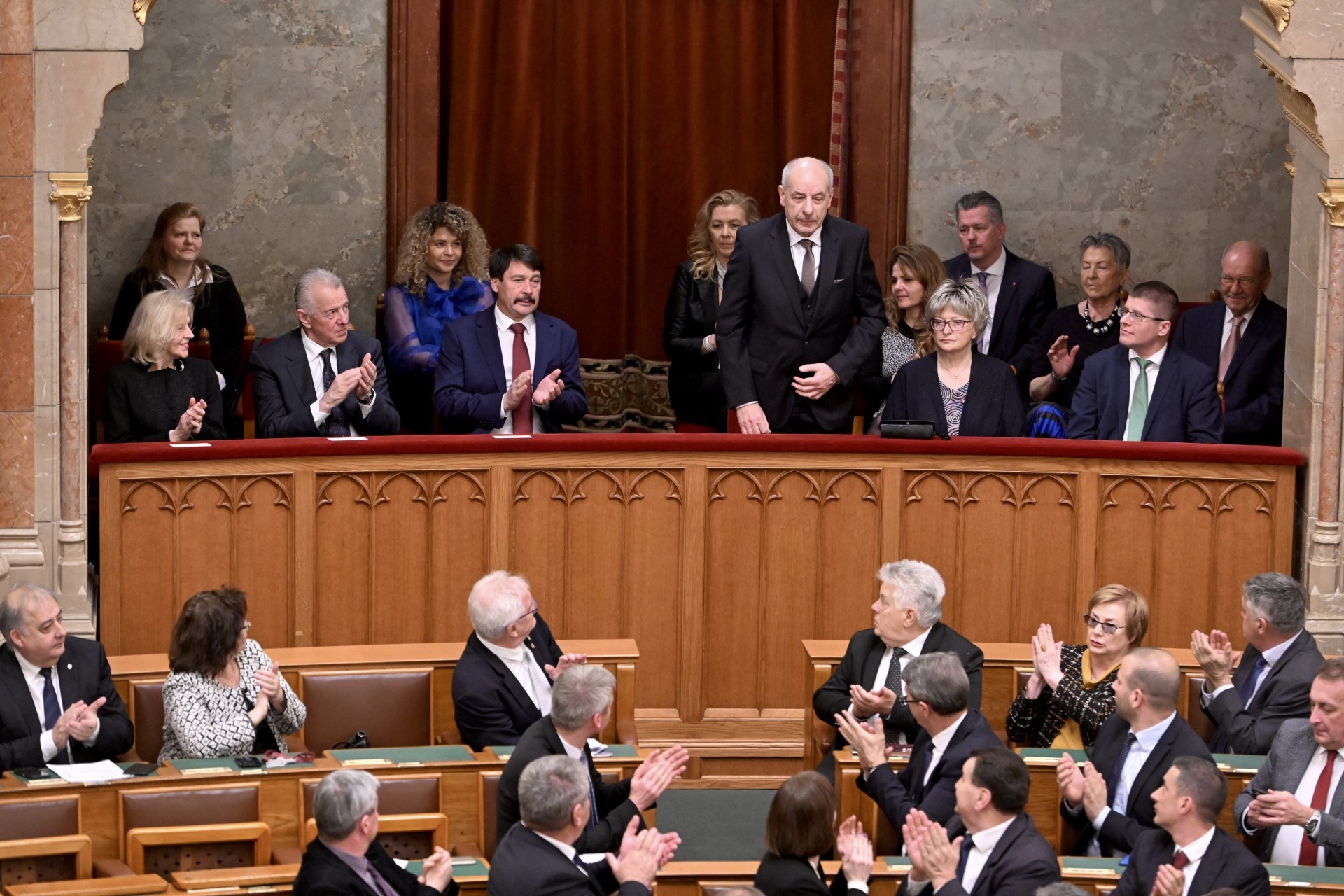 Megválasztotta a parlament Sulyok Tamást államfőnek