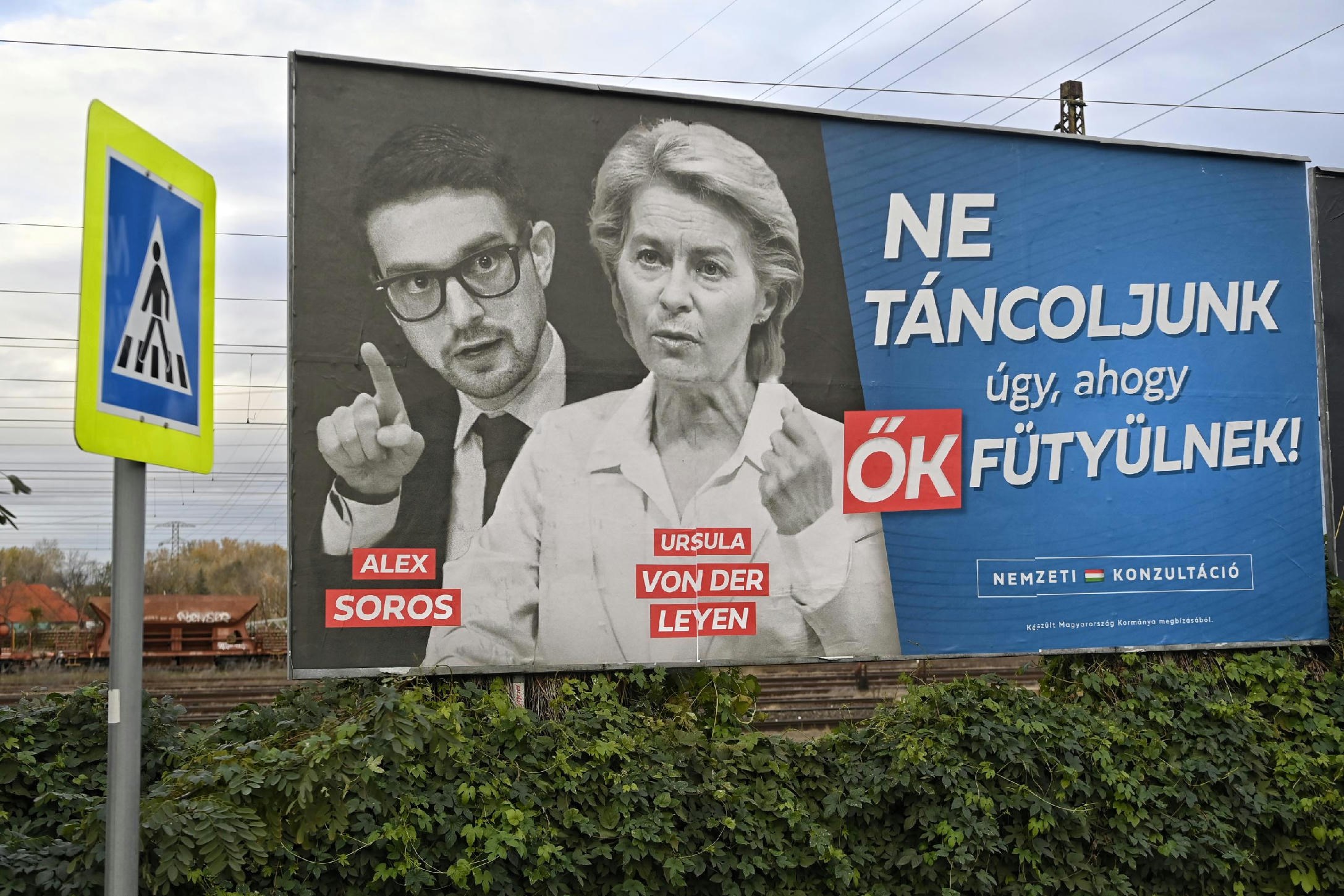 Trükkösen vetnek ki egy új állami sarcot: fizetni kell a reklámhordozók után