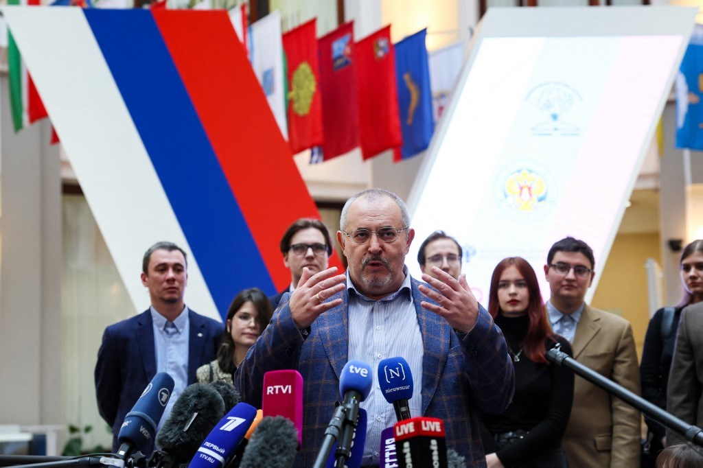 Maga se tudja, miért nem csukatta le még Putyin, de úgy néz ki, ő lesz az orosz elnökválasztás egyetlen háborúellenes jelöltje
