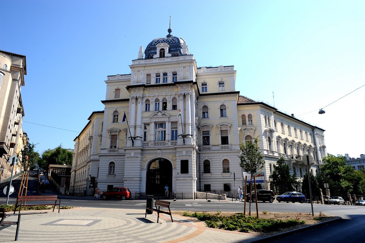 A próbaidő lejárta előtt távozott a KSH inflációs osztályának éléről Szijjártó volt embere