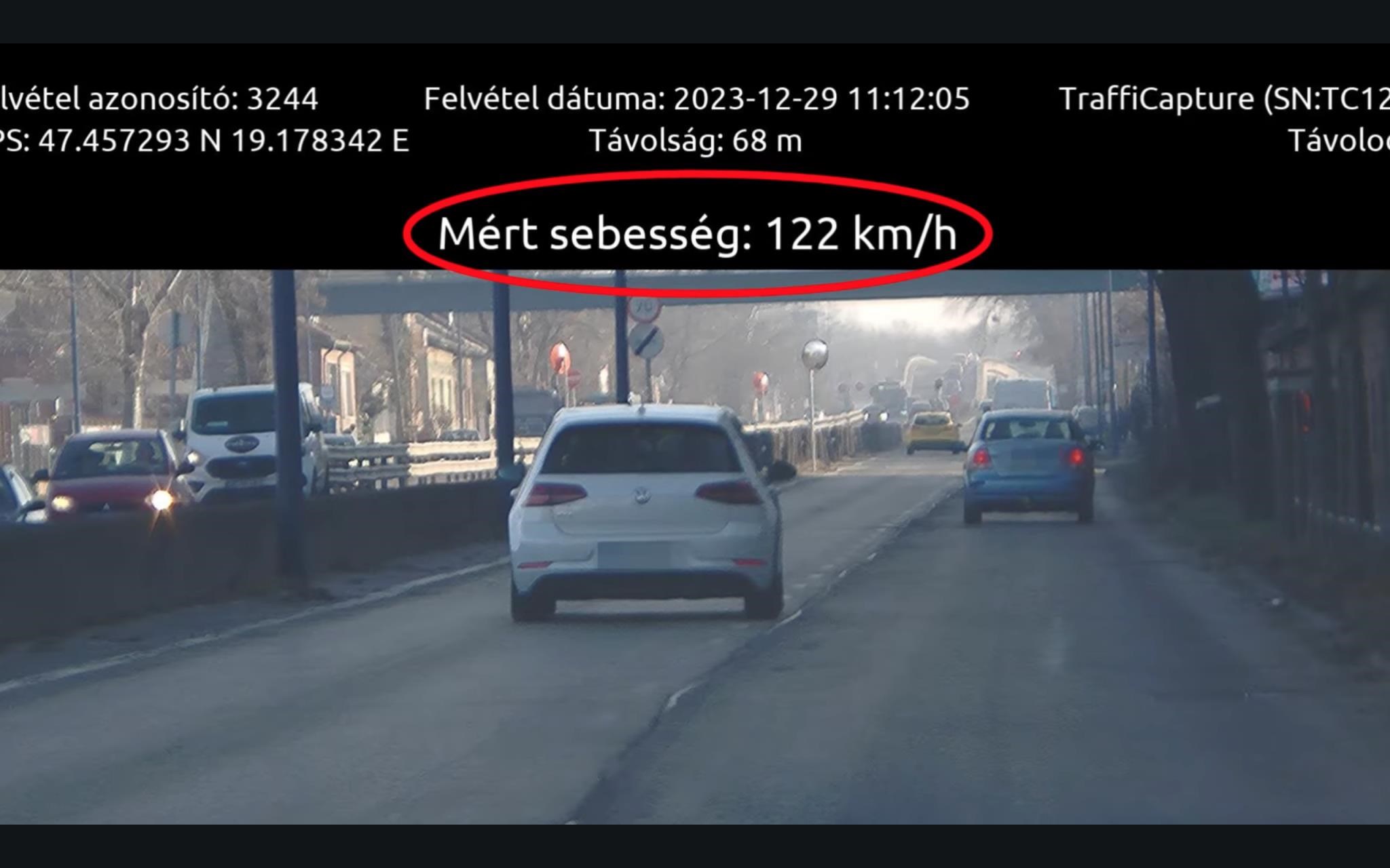 Tesztelték a feleség ajándék sportkocsiját, 260 ezres bírság lett a vége