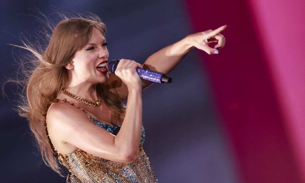 Rendőrségi vizsgálat indult Taylor Swift apja ellen