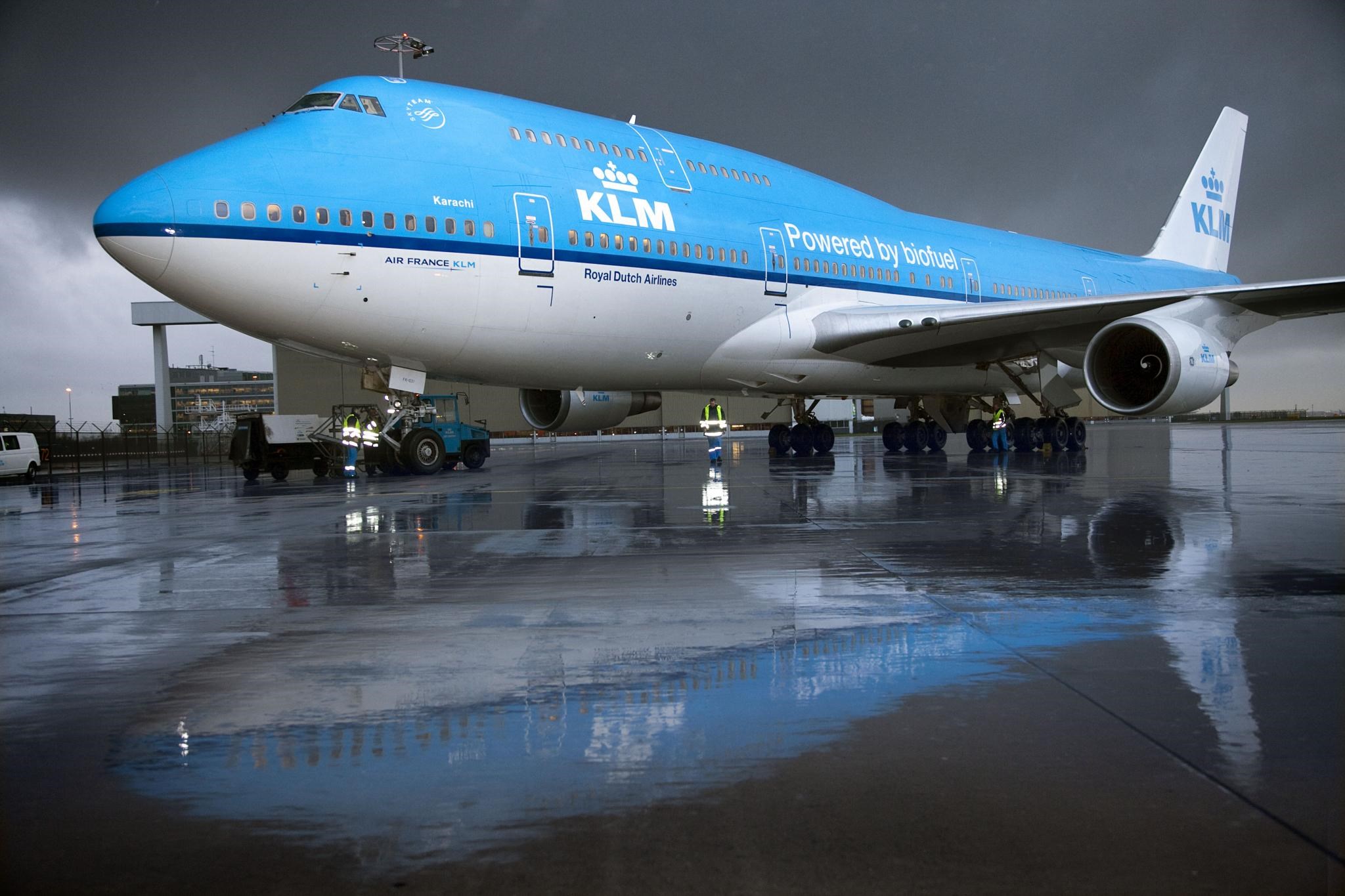 Technology: KLM ran an algorithm, and since then 63% less food has been thrown away on board